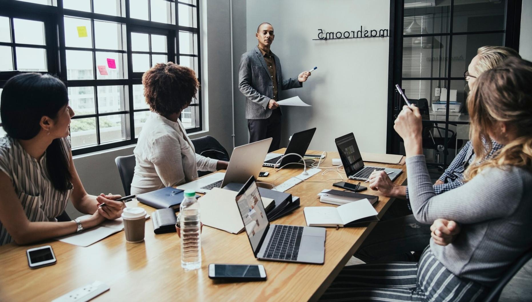 Session de formation plenvixarot en groupe, apprentissage collaboratif
